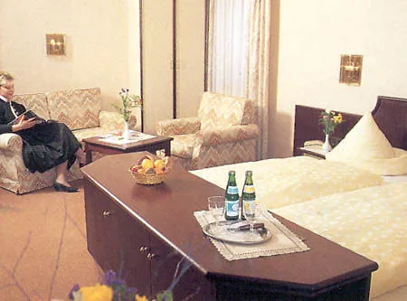 ホテル ダス シュヴァンシュタイン 3*